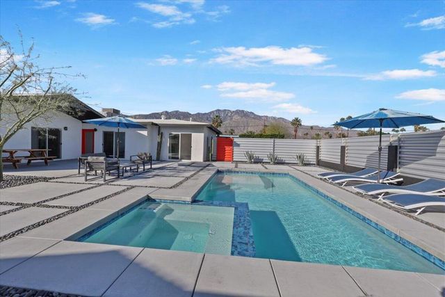 3991 E Calle San Raphael, Palm Springs, CA 92264