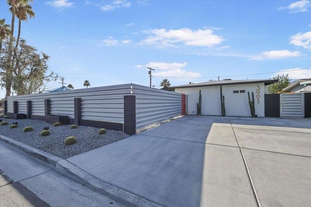 3991 E Calle San Raphael, Palm Springs, CA 92264