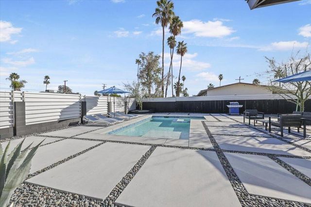 3991 E Calle San Raphael, Palm Springs, CA 92264