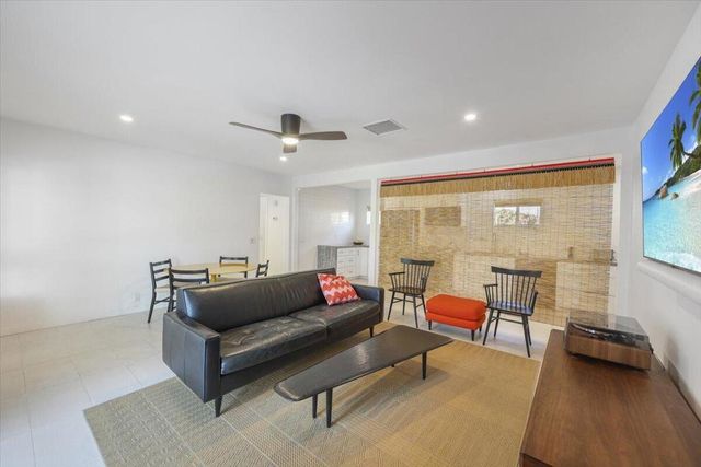 3991 E Calle San Raphael, Palm Springs, CA 92264