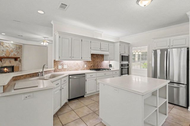 11297 Majestic Drive, Montgomery, TX 77316