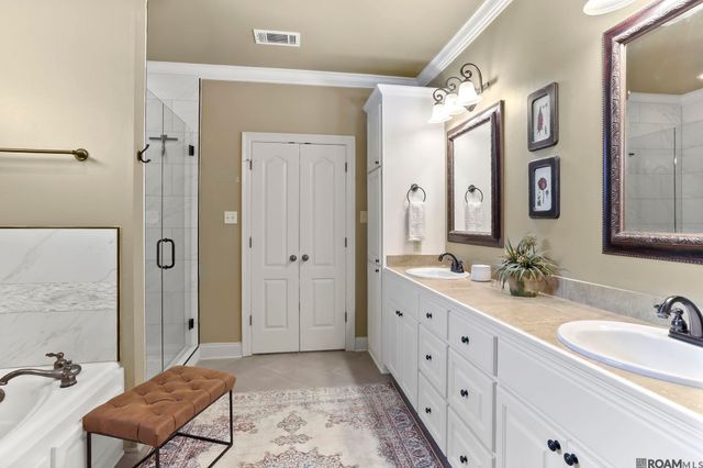 8135 Lavender Dr, Baton Rouge, LA 70818
