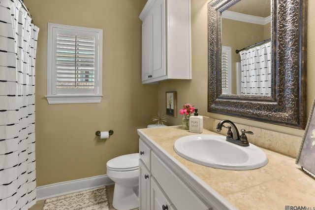 8135 Lavender Dr, Baton Rouge, LA 70818