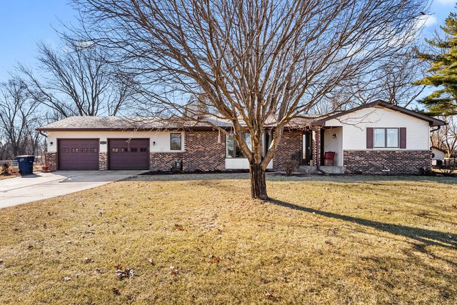 6008 92nd Avenue W, Taylor Ridge, IL 61284