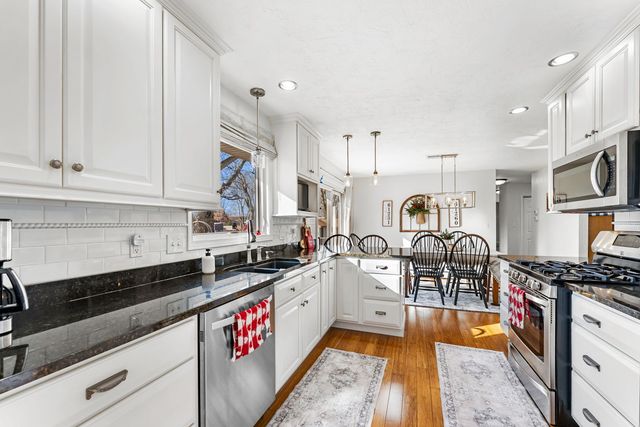 6008 92nd Avenue W, Taylor Ridge, IL 61284