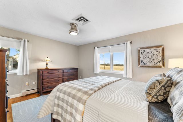 6008 92nd Avenue W, Taylor Ridge, IL 61284