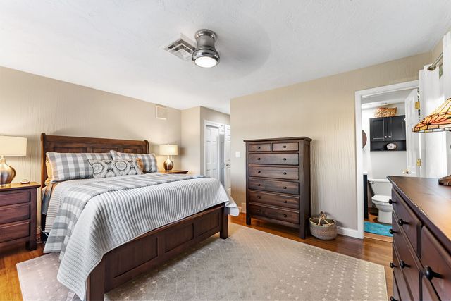 6008 92nd Avenue W, Taylor Ridge, IL 61284