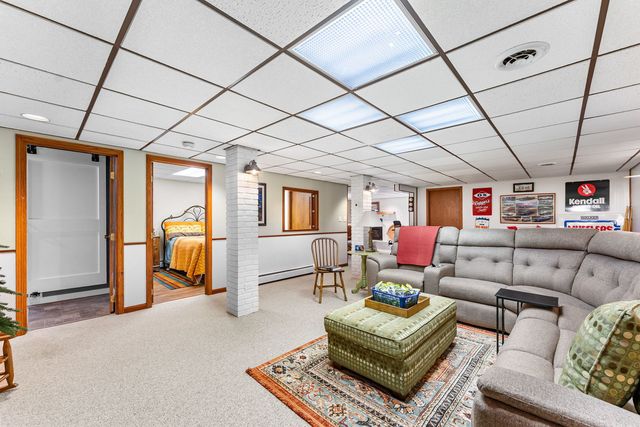 6008 92nd Avenue W, Taylor Ridge, IL 61284