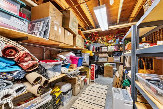 6008 92nd Avenue W, Taylor Ridge, IL 61284