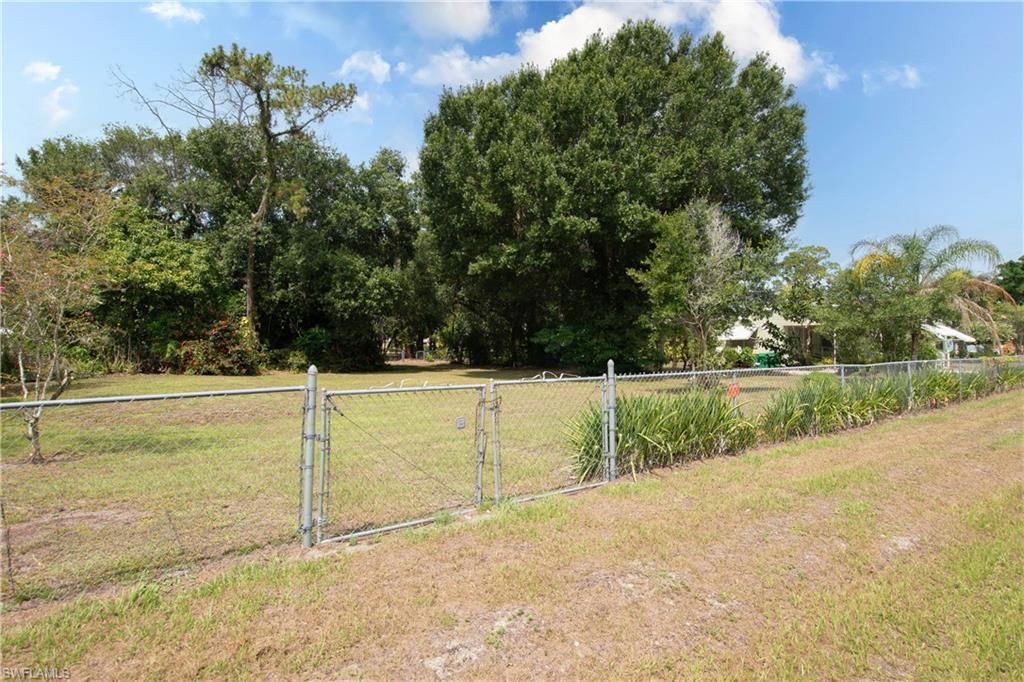 Jefferson AVE W, IMMOKALEE, FL 34142 — exterior