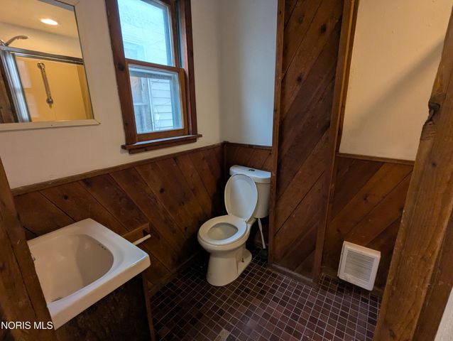 106 E Hudson Street, Toledo, OH 43608