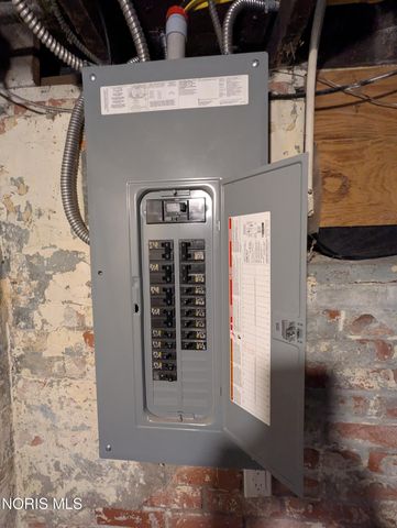 106 E Hudson Street, Toledo, OH 43608