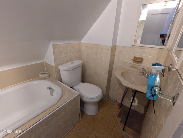 106 E Hudson Street, Toledo, OH 43608