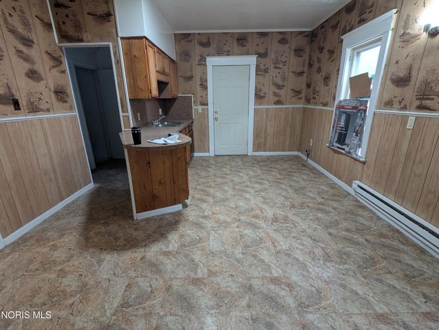 106 E Hudson Street, Toledo, OH 43608