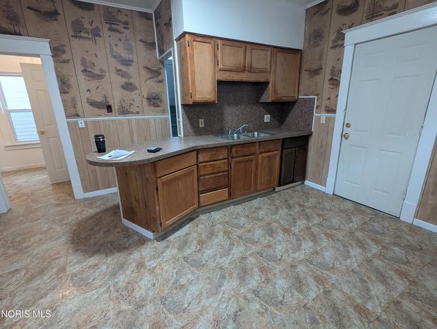 106 E Hudson Street, Toledo, OH 43608