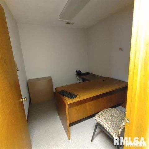 734 AVENUE OF THE CITIES Avenue, East Moline, IL 61244