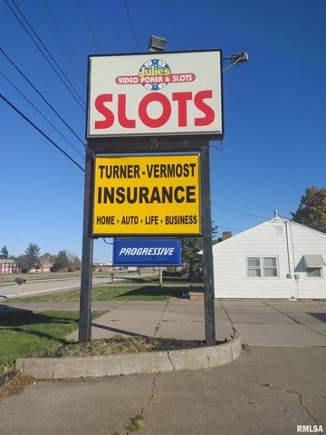 734 AVENUE OF THE CITIES Avenue, East Moline, IL 61244