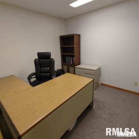 734 AVENUE OF THE CITIES Avenue, East Moline, IL 61244