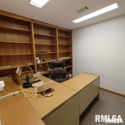 734 AVENUE OF THE CITIES Avenue, East Moline, IL 61244