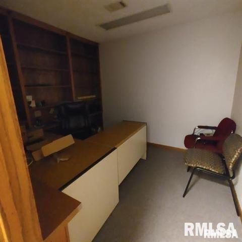 734 AVENUE OF THE CITIES Avenue, East Moline, IL 61244