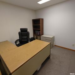 734 AVENUE OF THE CITIES Avenue, East Moline, IL 61244