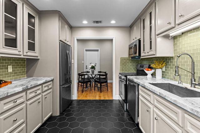 254 E 5th Street, Houston, TX 77007