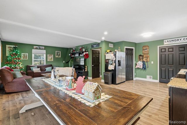 5216 S State Road, Goodrich, MI 48438