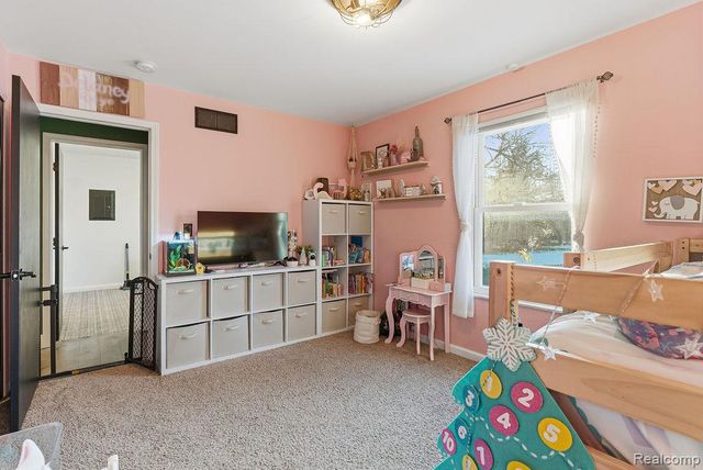 5216 S State Road, Goodrich, MI 48438