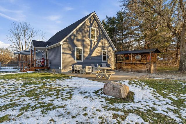 5216 S State Road, Goodrich, MI 48438