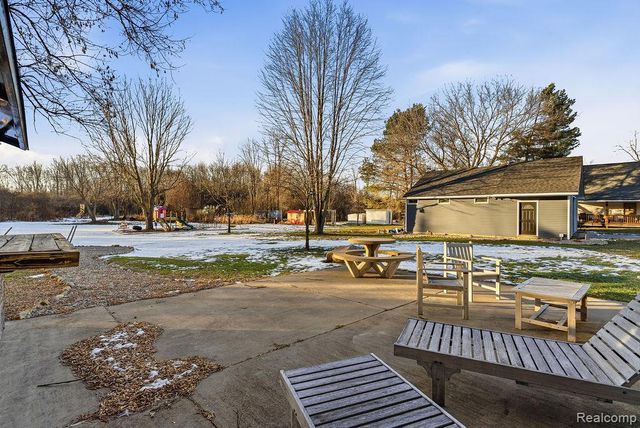 5216 S State Road, Goodrich, MI 48438