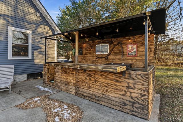 5216 S State Road, Goodrich, MI 48438