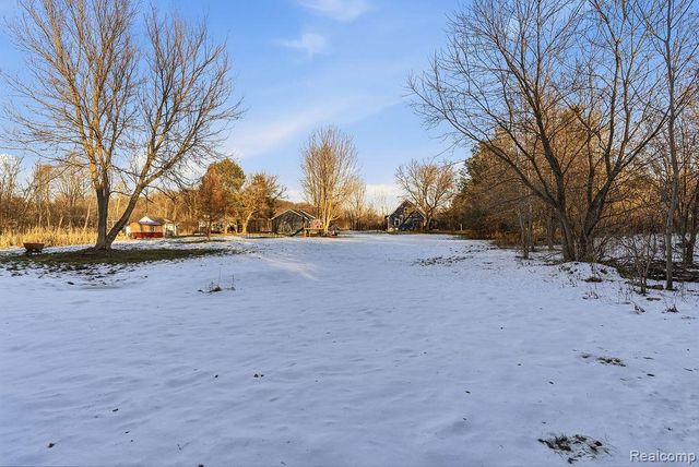 5216 S State Road, Goodrich, MI 48438