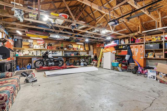 5216 S State Road, Goodrich, MI 48438