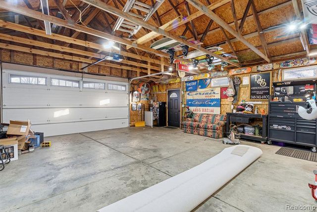 5216 S State Road, Goodrich, MI 48438