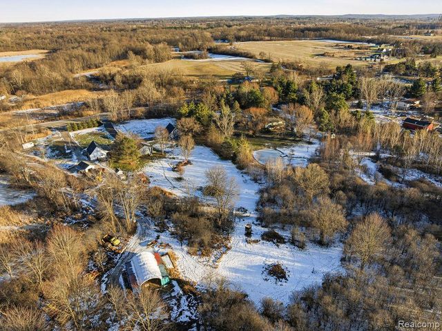 5216 S State Road, Goodrich, MI 48438