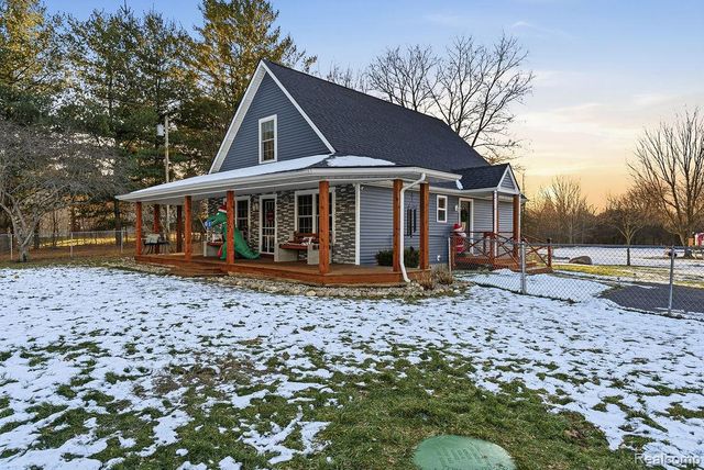 5216 S State Road, Goodrich, MI 48438