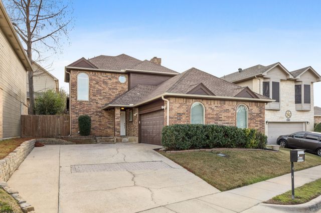 3008 Everest Drive, Bedford, TX 76021