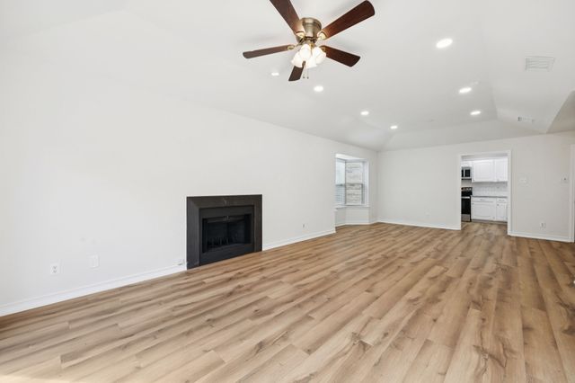 3008 Everest Drive, Bedford, TX 76021