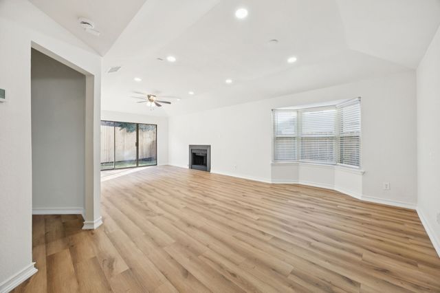 3008 Everest Drive, Bedford, TX 76021