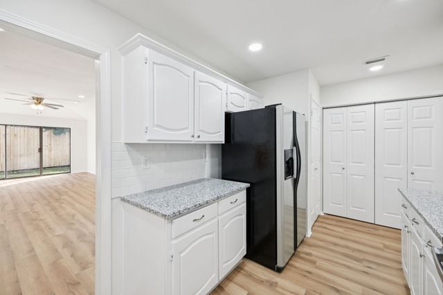 3008 Everest Drive, Bedford, TX 76021