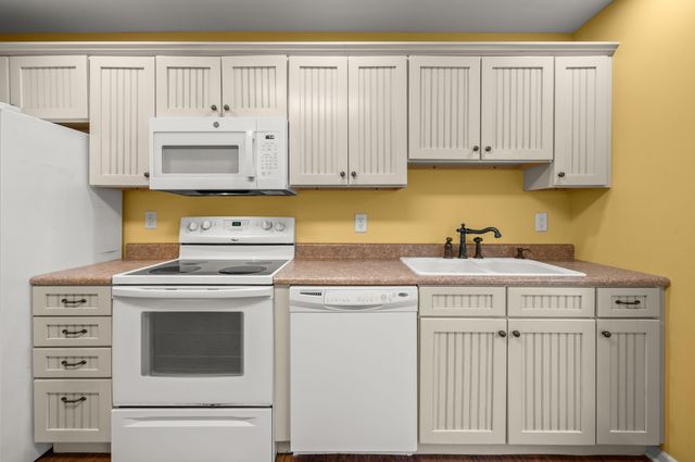 5232 Washington Avenue, St. Joseph, MI 49085
