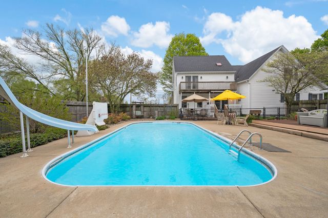 5232 Washington Avenue, St. Joseph, MI 49085