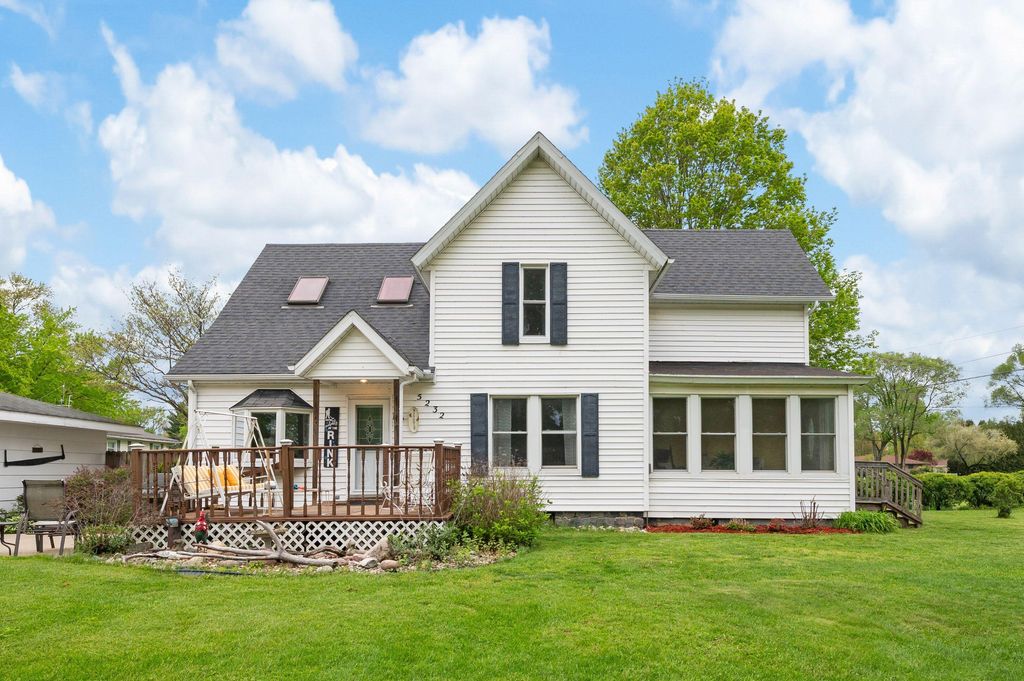 5232 Washington Avenue, St. Joseph, MI 49085