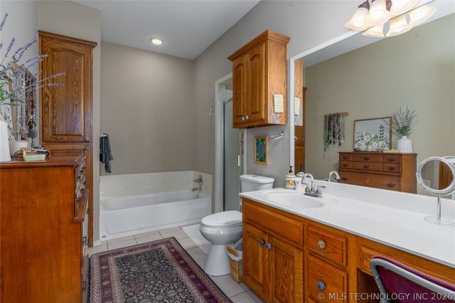 8126 E 74th Court, Tulsa, OK 74133