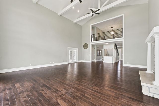 1132 N Farm Road 185, Springfield, MO 65802
