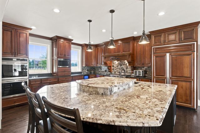 1132 N Farm Road 185, Springfield, MO 65802