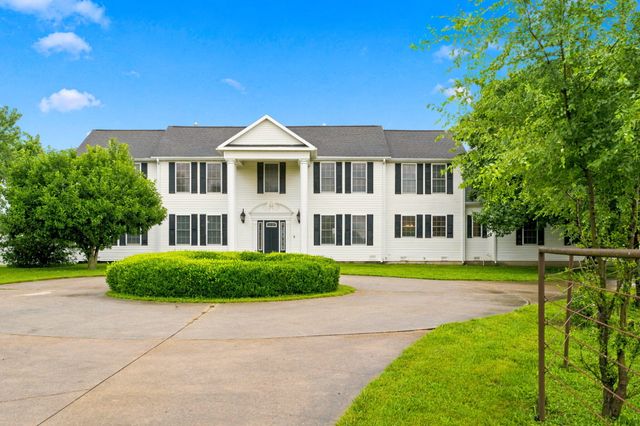 1132 N Farm Road 185, Springfield, MO 65802