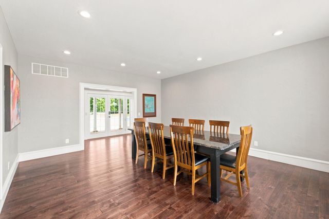1132 N Farm Road 185, Springfield, MO 65802