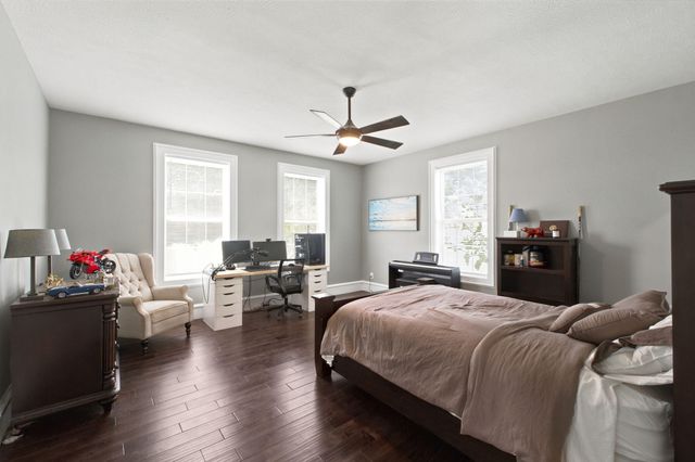1132 N Farm Road 185, Springfield, MO 65802