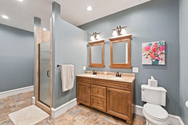 1132 N Farm Road 185, Springfield, MO 65802